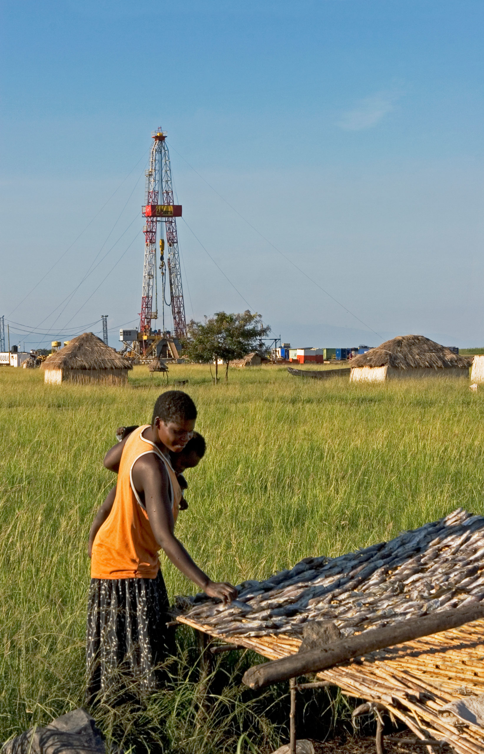 Paikalliset asukkaat eivät ole hyötyneet vielä Ugandan Albertjärven öljy- ja kaasulöydöistä.