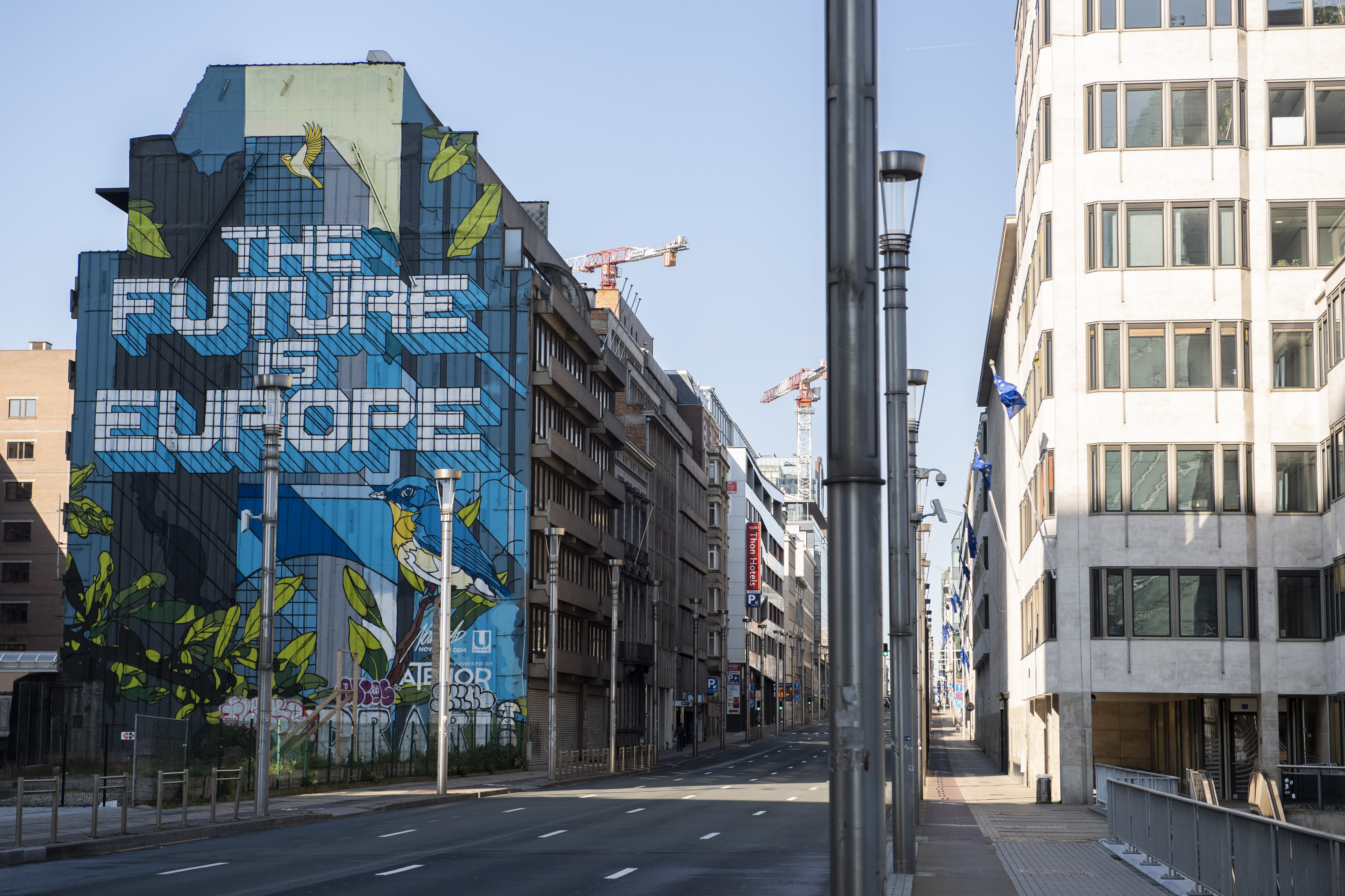 The Future is Europe -seinämaalaus Brysselin Rue de la Loilla.