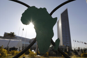 Afrikan kartta Afrikan unionin päämajan edessä.